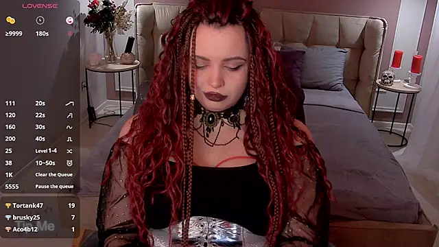 Miss_Maya_Mils webcam