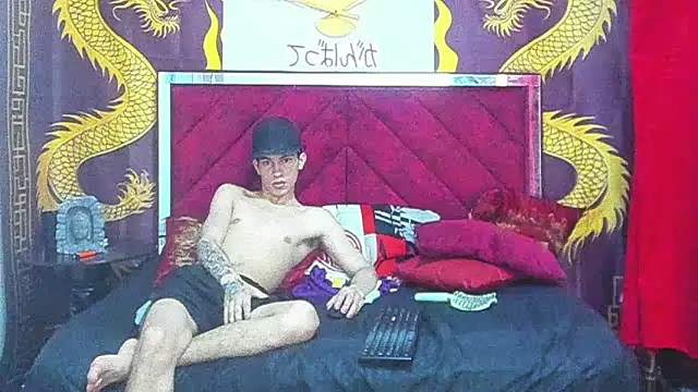 pride_couple - Pride_couple's free webcam