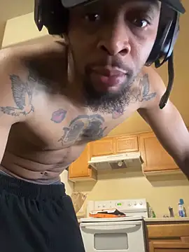 thefreakscomeoutatnight webcam