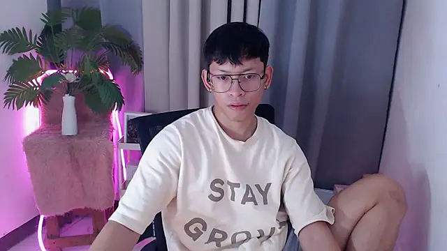 pinkcock_froi2305 webcam