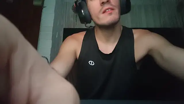 TommyMomentum webcam