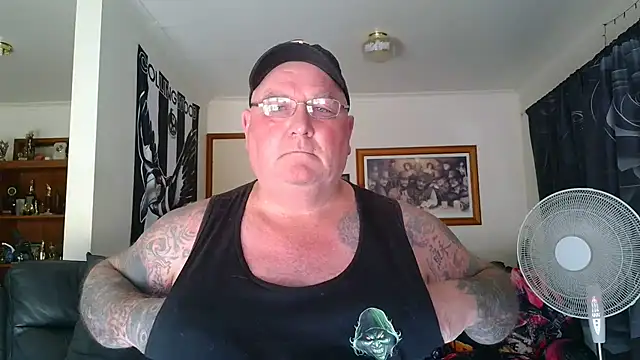 KINKYBLUEYES69 webcam