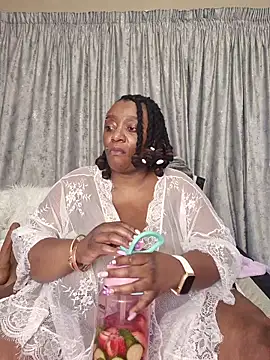 thickianarider - ThickianaRider's free webcam