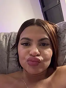 Irina_Velvett webcam