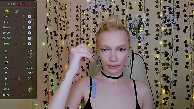 AnyaTaylor_ webcam