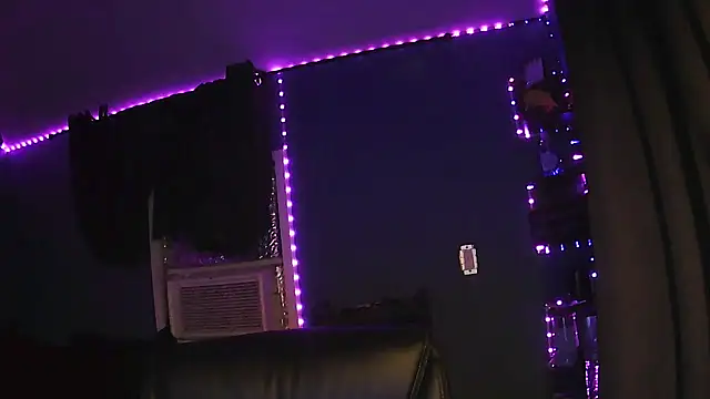 kingcole2390 (Ask my age) - strokin4tokens