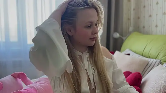 Estella_Elwood webcam