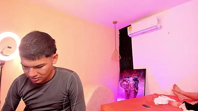 Handsomeboyss19 webcam