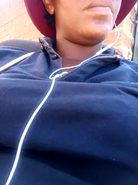 sluttylaura21 webcam