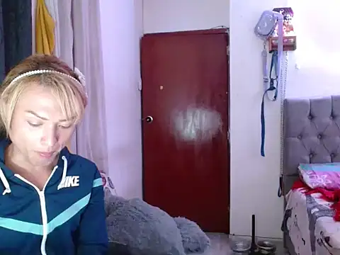 skarleth_hot21 - Skarleth_hot21's free webcam - UK Sex Cams