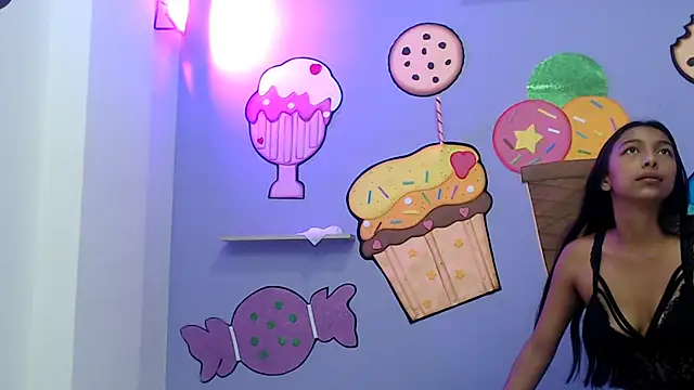 skinnysexzara18 webcam