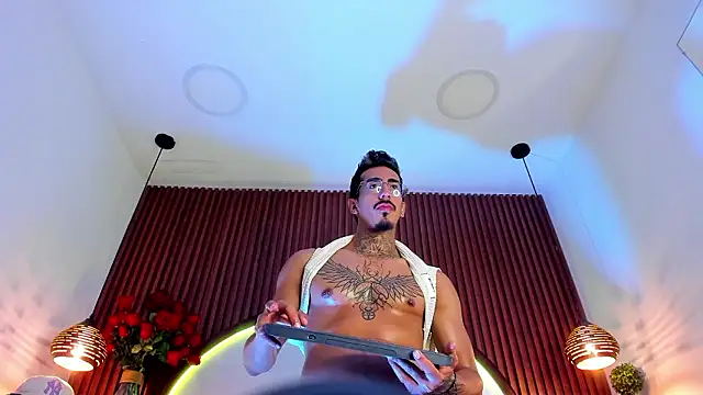 Donovan_Desmond webcam