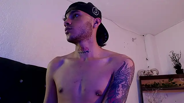 kingdani_hot (M twink) - erect penis