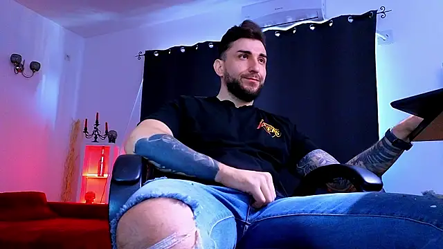 MightyAaron66 webcam