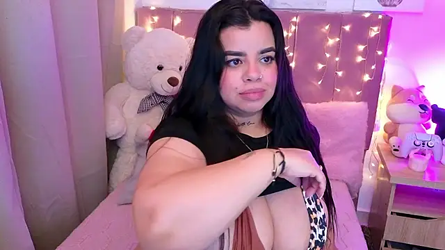 MiahJoness webcam