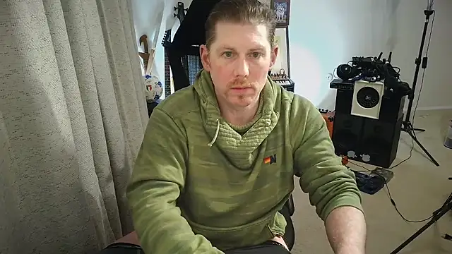 God_Of_ThundeRR webcam