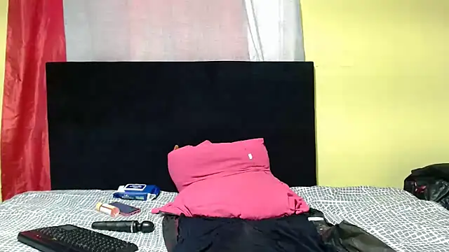 jinglynjuicy22 - JinglynJuicy22's free webcam