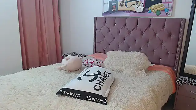 valen_brown - Valen_Brown's free webcam