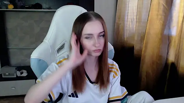 cutti_crystal - Cutti_Crystal's free webcam