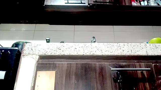 PetiteIvoryQueen19 webcam