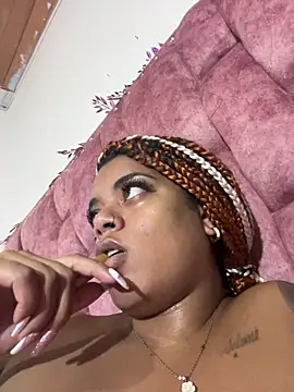 ladyrd1 - Ladyrd1's free webcam