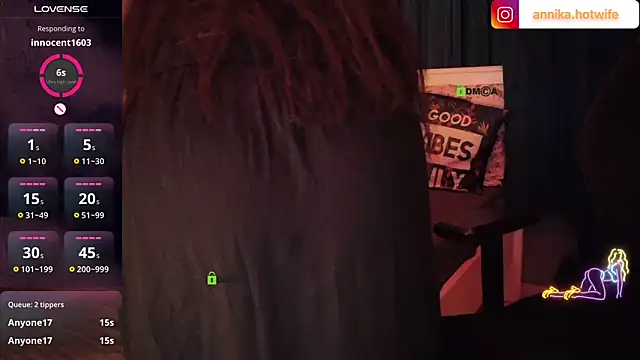 CharmingTania webcam