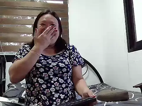 yummychubby29 - Yummychubby29's free webcam - UK Sex Cams