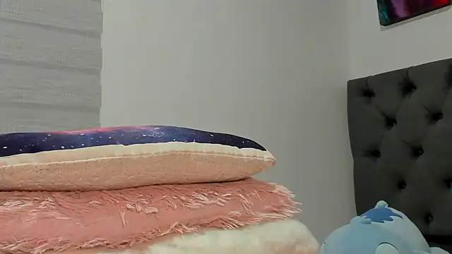 Elizabeth_18_ webcam