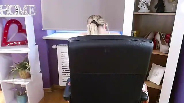 zoey_erotic - Zoey_Erotic's free webcam - UK Sex Cams