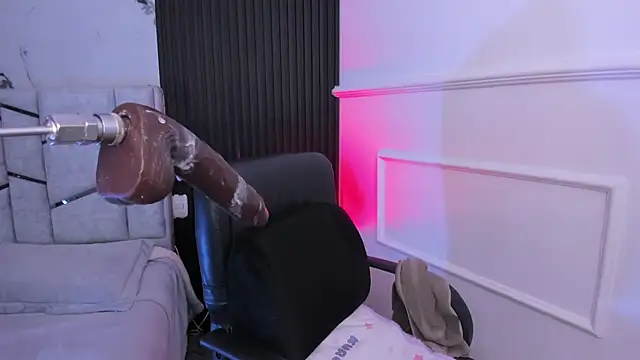 daniiphoeniixx (F young) - Tongue tease 👅