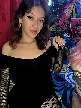 TsSophie_MsSarah webcam