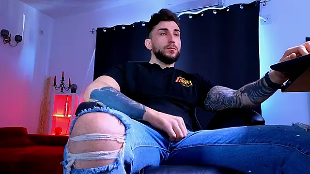 MightyAaron66 webcam