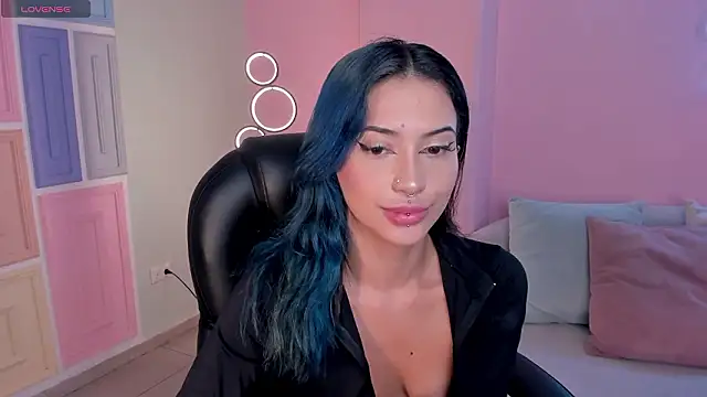 KayraLanne webcam
