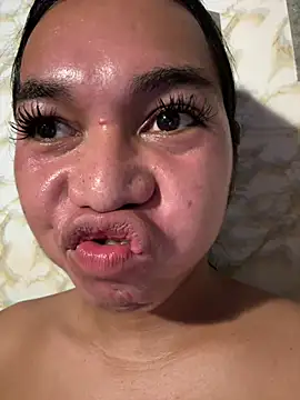 youryummybaby webcam