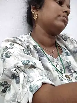 sweetqueen143 webcam