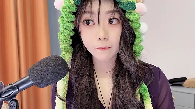 smalldaisy - Smalldaisy's free webcam