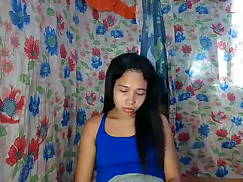 PinaySkinnyGirl webcam