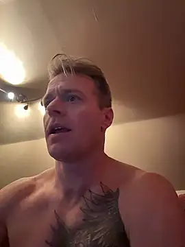 dilfiguess1 (Ask my age) - Naked/Gush on