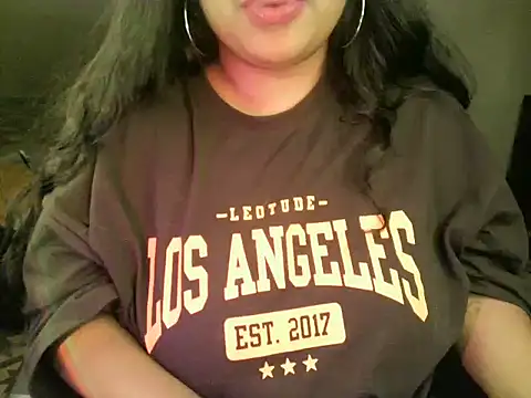 hezalnut (F milf) - make me nude with ur hot nd sexy vibs