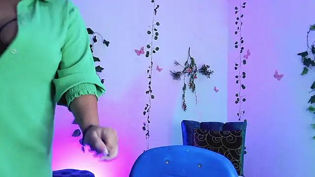 VeronicaOlson_ webcam