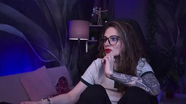 oliviamcclean - OliviaMcClean's free webcam - UK Sex Cams