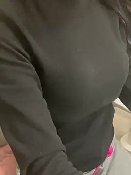 mina048 - Mina048's free webcam