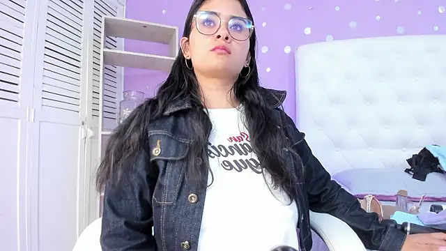 scarlette_15_ - Scarlette_15_'s free webcam