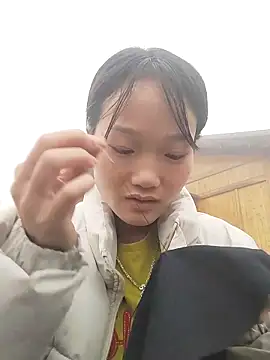 hina2xx - Hina2xx's free webcam