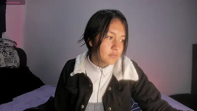 sharlottee__ - Sharlottee__'s free webcam