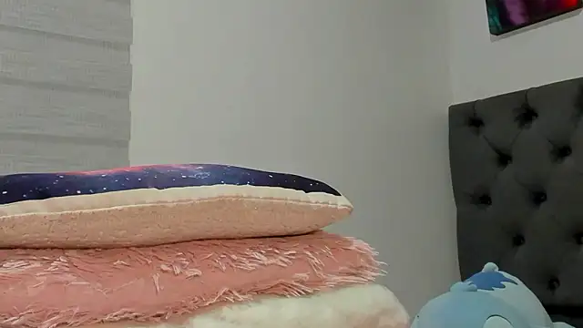 Elizabeth_18_ webcam