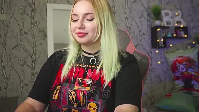 moon_valkyrie - Moon_Valkyrie's free webcam