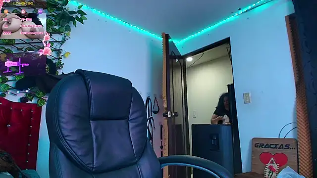 elektra_32 - Elektra_32's free webcam