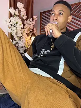 b_wild - B_Wild's free webcam - UK Sex Cams