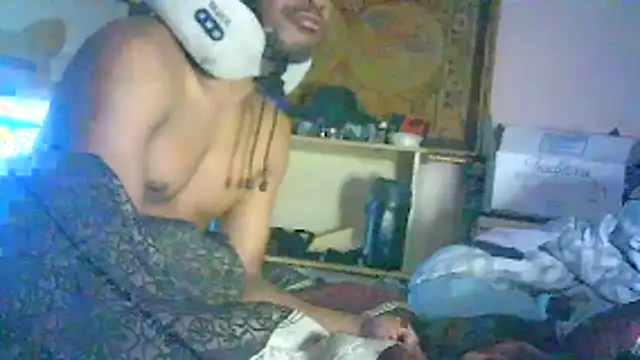 ON3YOULLN3VER_FIR3 webcam